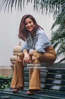 Yami Gautam feet photo thumbnail