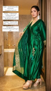 Yami Gautam feet photo thumbnail