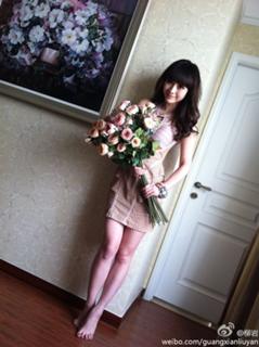 Yan Liu feet photo 3
