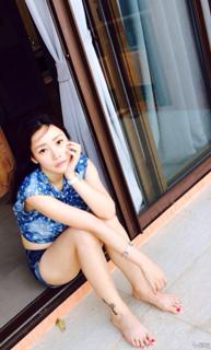 Yan Liu feet photo 11