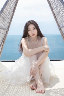 Yan Liu feet photo 6
