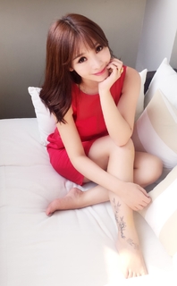 Yan Liu feet photo 1