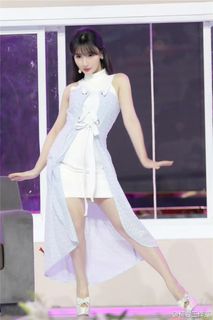 Yan Liu feet photo 19