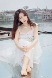 Yan Liu feet photo 14