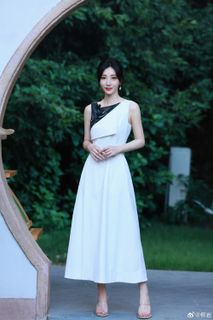 Yan Liu feet photo 17