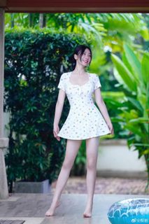 Yan Liu feet photo 13