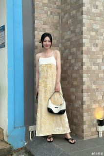 Yan Liu feet photo 8
