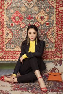 Yan Liu feet photo 2