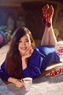 Yan Tang feet photo 4