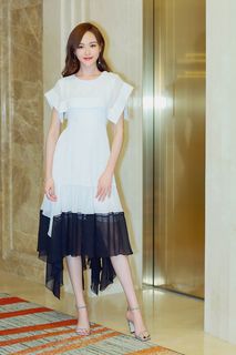 Yan Tang feet photo 11