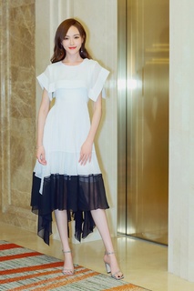 Yan Tang feet photo 5
