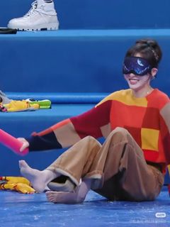 Yan Tang feet photo 3