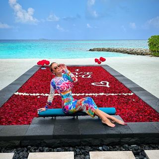 Yana Koshkina feet photo thumbnail