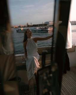 Yana Koshkina feet photo thumbnail