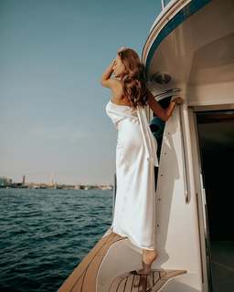 Yana Koshkina feet photo thumbnail