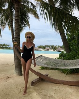 Yana Rudkovskaya feet photo 14
