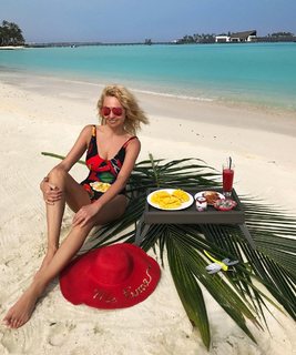 Yana Rudkovskaya feet photo 13