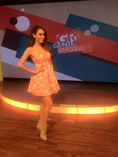 Yanet Garcia feet photo thumbnail