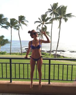 Yanet Garcia feet photo thumbnail