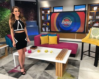 Yanet Garcia feet photo thumbnail