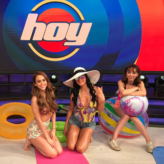 Yanet Garcia feet photo thumbnail