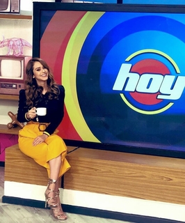 Yanet Garcia feet photo thumbnail