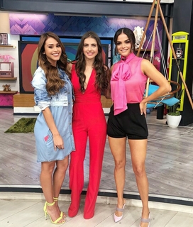 Yanet Garcia feet photo thumbnail