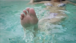 Yanet Garcia feet photo thumbnail
