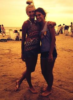 Yanina Latorre feet photo thumbnail