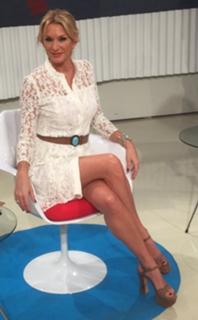 Yanina Latorre feet photo thumbnail