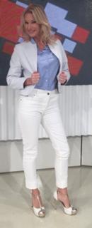 Yanina Latorre feet photo thumbnail