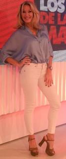 Yanina Latorre feet photo thumbnail