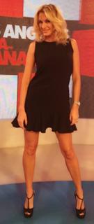 Yanina Latorre feet photo thumbnail