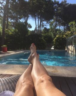 Yanina Latorre feet photo thumbnail