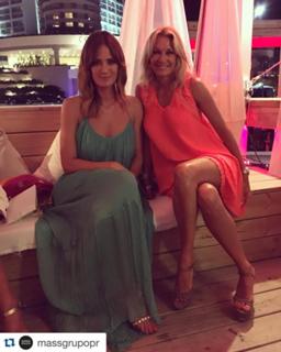 Yanina Latorre feet photo thumbnail