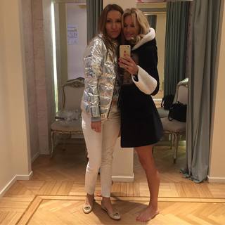 Yanina Latorre feet photo thumbnail