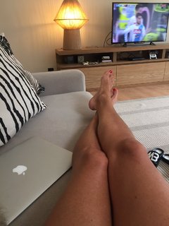 Yanina Latorre feet photo thumbnail