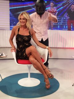 Yanina Latorre feet photo thumbnail