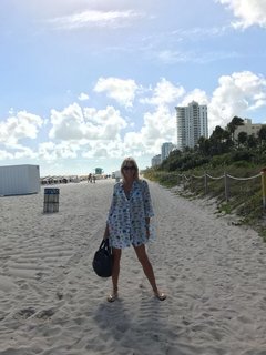 Yanina Latorre feet photo thumbnail