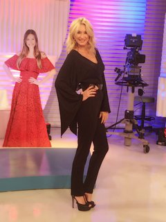 Yanina Latorre feet photo thumbnail