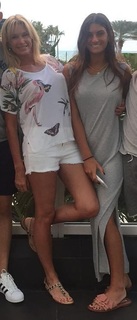 Yanina Latorre feet photo thumbnail