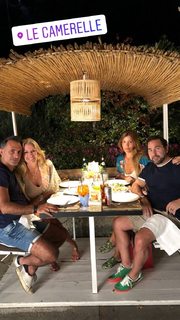 Yanina Latorre feet photo thumbnail