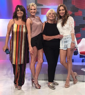 Yanina Latorre feet photo thumbnail