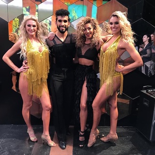 Yanina Latorre feet photo thumbnail