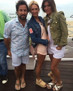 Yanina Latorre feet photo thumbnail