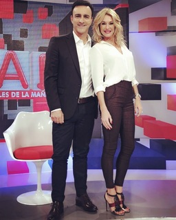 Yanina Latorre feet photo thumbnail