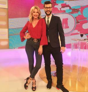 Yanina Latorre feet photo thumbnail