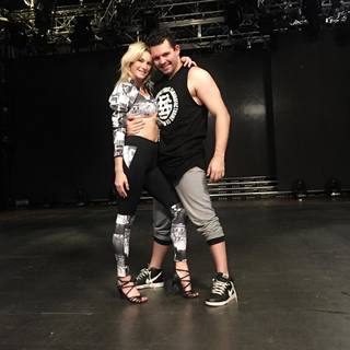 Yanina Latorre feet photo thumbnail