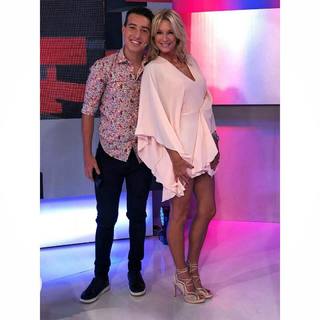 Yanina Latorre feet photo thumbnail