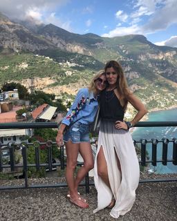 Yanina Latorre feet photo thumbnail